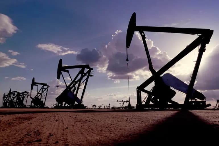 النفط يرتفع لأعلى مستوى منذ 9 سنوات