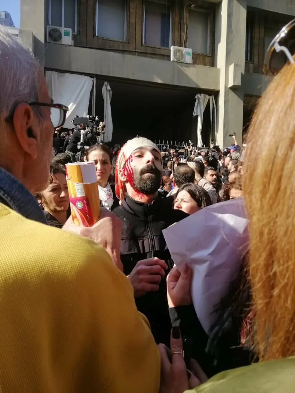 مشاهد دموية أمام قصر العدل!