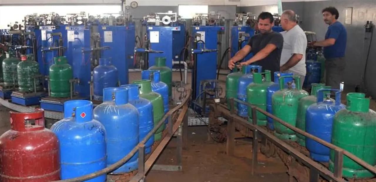 بسبب الدولار … هل تُقفل معامل تعبئة الغاز؟