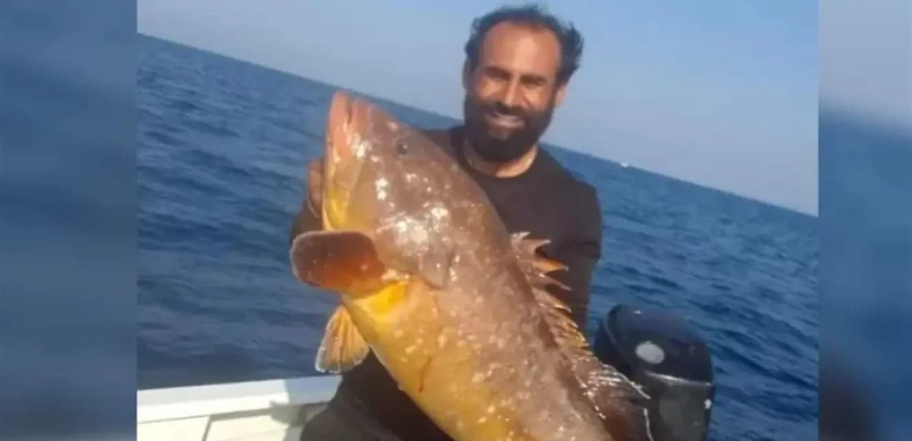 اصطياد سمكة لقّز عملاقة.. كم بلغ وزنها؟