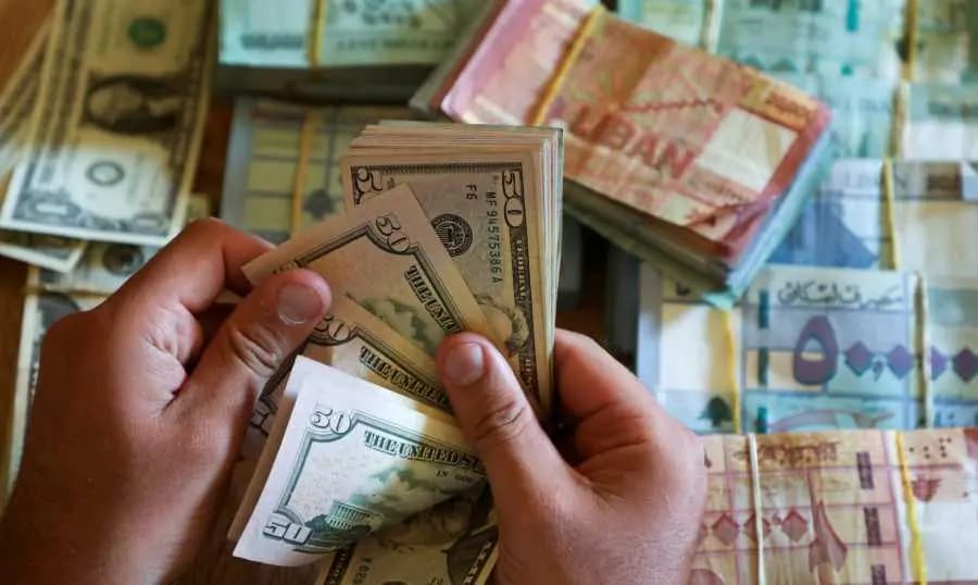 الدولار إلى تراجع ملحوظ... إليكم التفاصيل