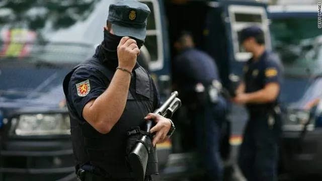 توجيه تهمة "الإرهاب" إلى المشتبه بتنفيذه هجوماً بالساطور على كنيستين بإسبانيا