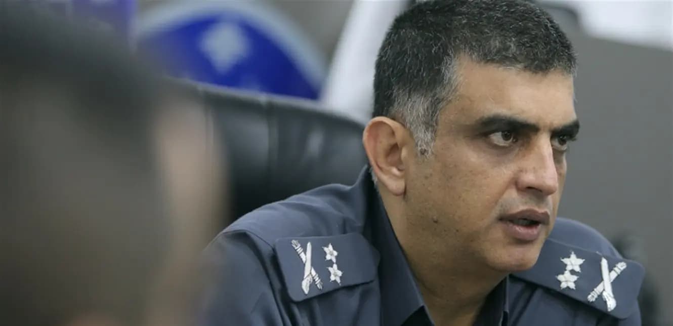 اللواء عماد عثمان يُعطي أوامره...