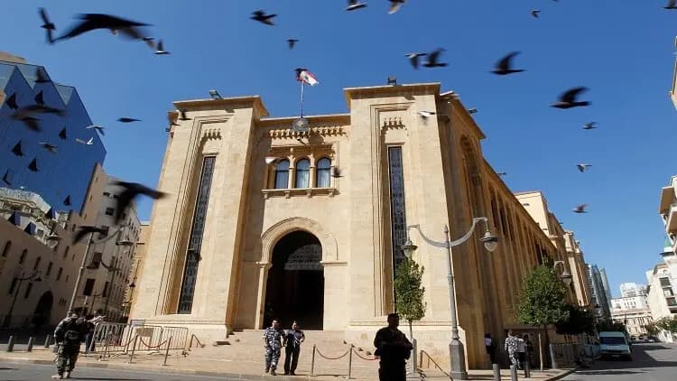 جلسة تشريعية لإقرار الكابيتال كونترول والتمديد لعباس إبراهيم
