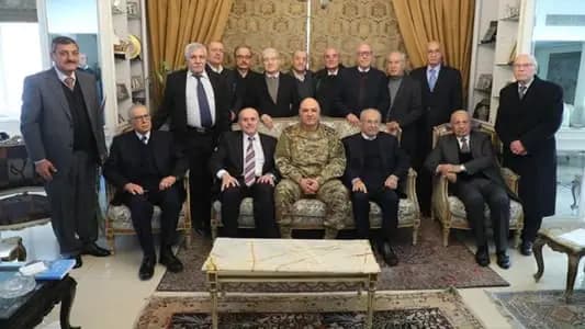 قائدُ الجيش يكرّمُ رئيسَ القوى المسلّحة السّابق