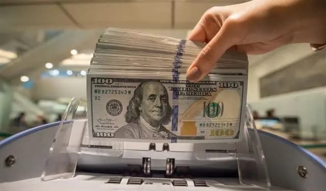 سعرُ دولار السوق السوداء صباح اليوم السبت!