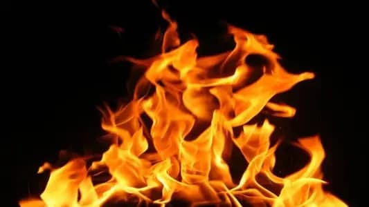 إخماد حريق في معمل للأخشاب... إليكم التفاصيل