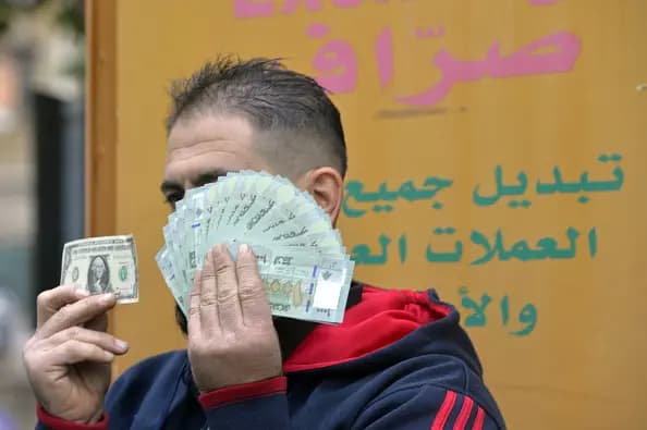 تجارة الدولار مستمرّة.. رغم التوقيفات!
