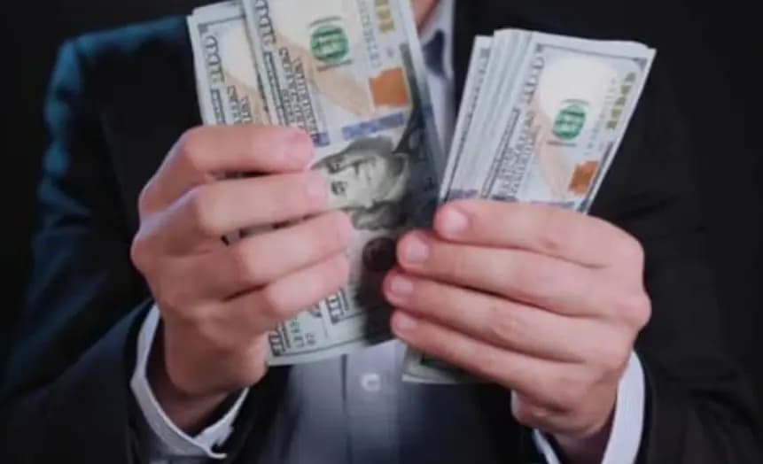 الدولار ينخفض والين إلى ارتفاع..!