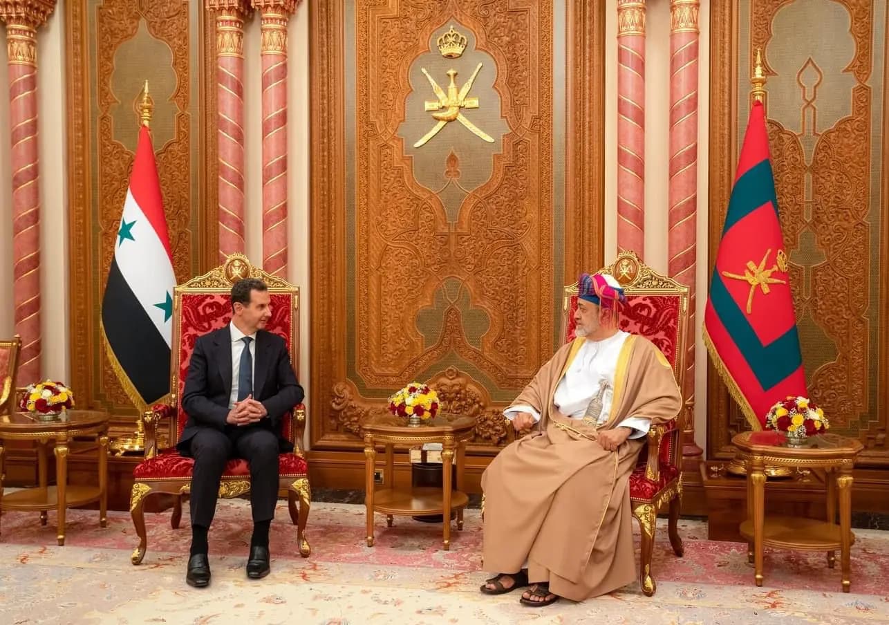 الرئيس الأسد يلتقي السلطان هيثم بن طارق في زيارة عمل لسلطنة عمان