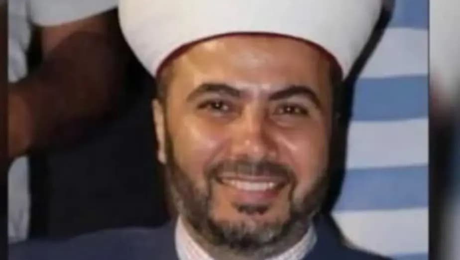 ابن رئيس بلدية القرقف علي الرفاعي اعترفَ بقتل الشيخ أحمد الرفاعي وإلقاء جثته في مكانٍ قريب من مخيم نهر البارد والعثور على بعض أدوات الجريمة والجثة لم يُعثَر عليها بعد