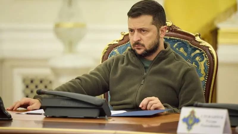 زيلينسكي يقضي على الشّعب الأوكراني!