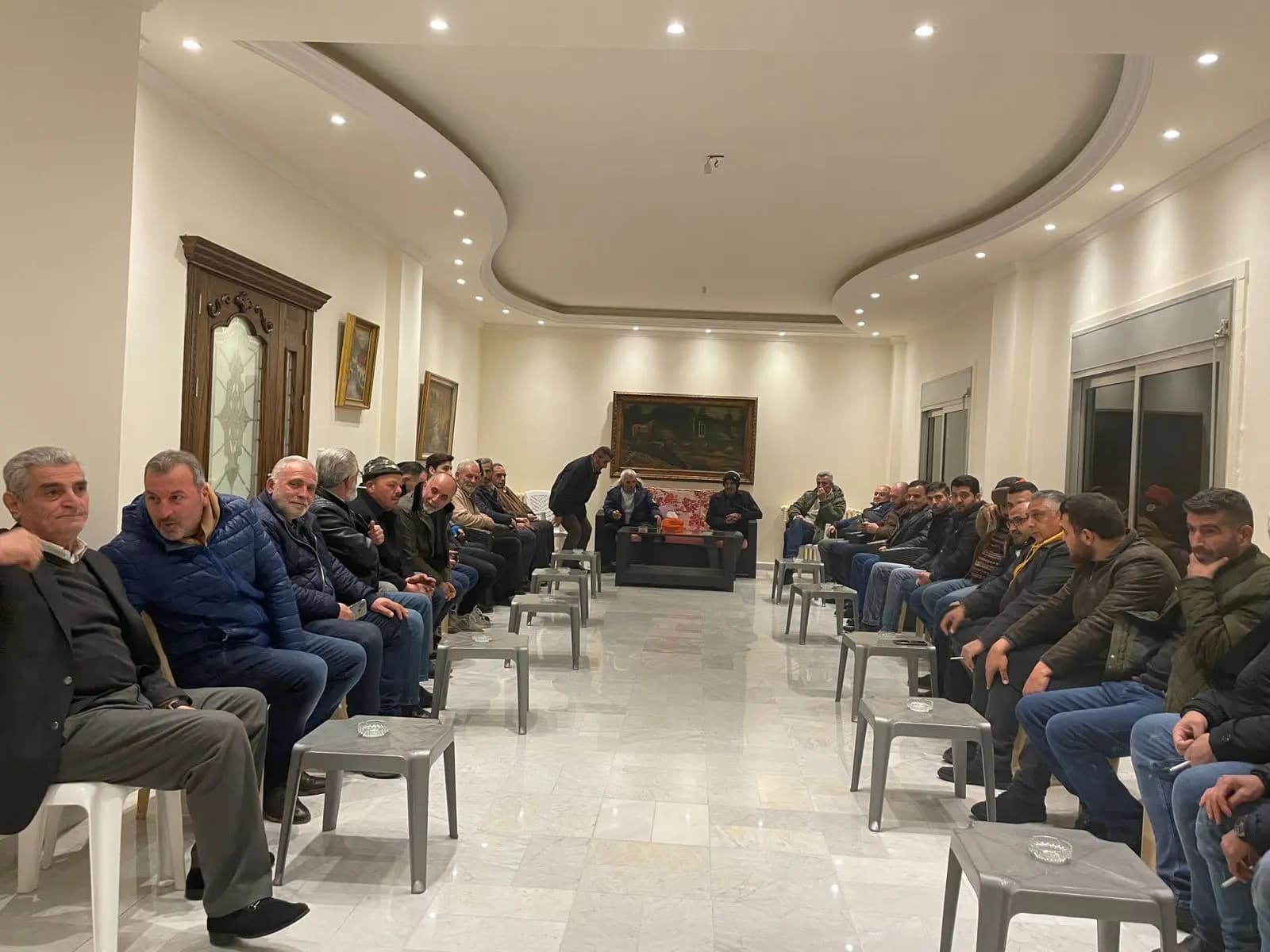 آل الحشيمي تدعم ابنها الدكتور بلال