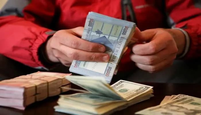 عندما يتحوّل التّاجر إلى صرّاف...