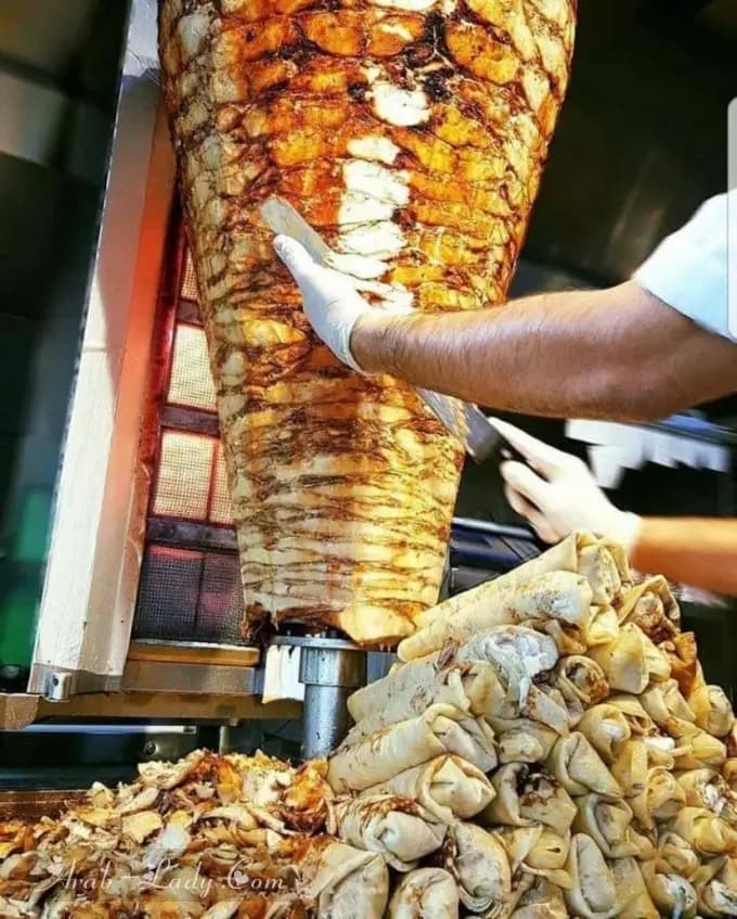 ساندويش الشاورما...."شُمّ و لا تدوق"!