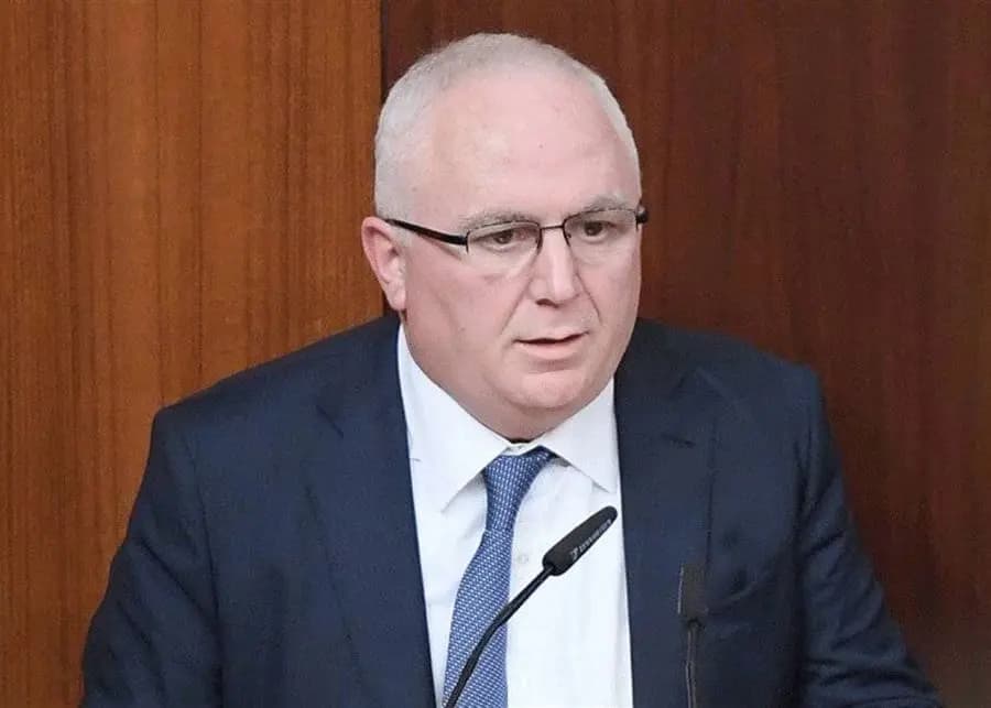 ميشال ضاهر: هذا ما سرّعَ بانهيارِ اللّيرة