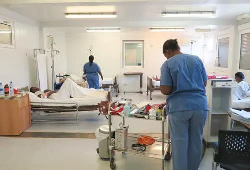 المستشفيات.. إلى الإقفال در