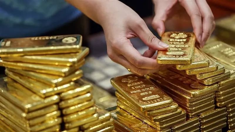 أونصة الذهب تتخطى الـ2000 دولار في التعاملات الحالية