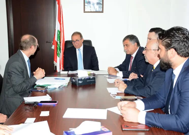 "تهجير" وزير المهجرين من الحكومة؟