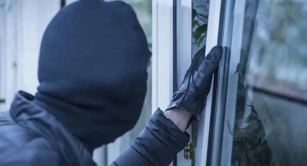 سرقة محل للأراكيل.. وهذه قيمة المسروقات!