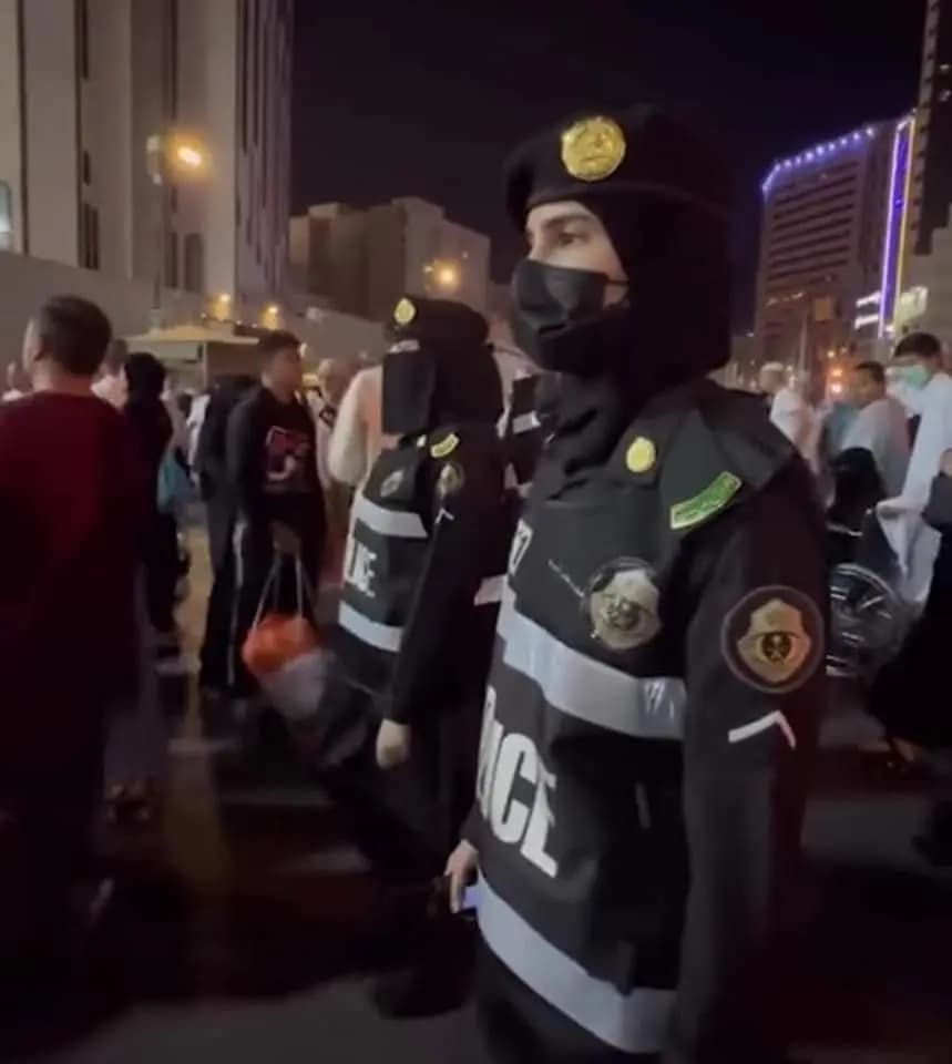 لأول مرة في السعودية دوريات شرطة نسائية للمساعدة في تنظيم العمرة