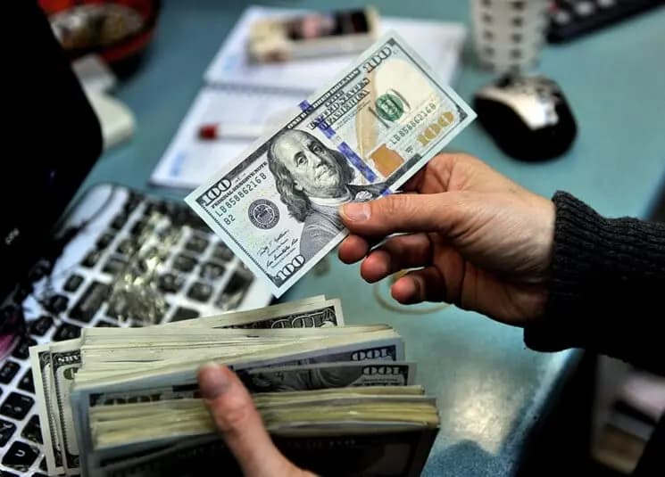 مخاوفُ من جفاف احتياطي من العملات الصعبة في لبنان