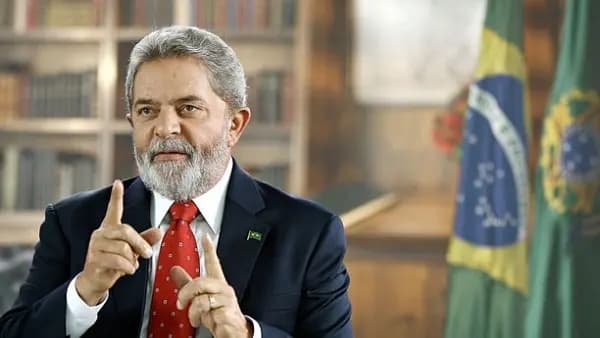رئيس البرازيل يدعو دول “بريكس” للتخلي عن الدولار