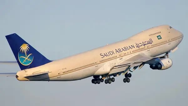 الخطوط السعودية: طائرتنا تعرضت لإطلاق نار في مطار الخرطوم وعلى متنها المسافرون والطاقم