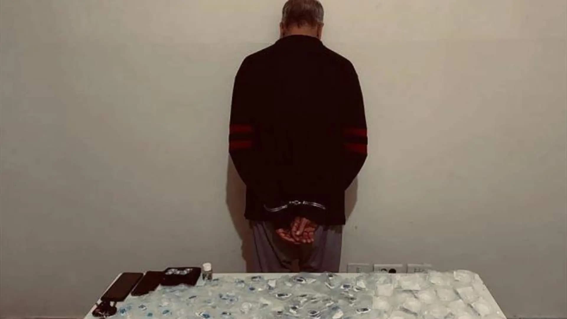 ينقل المخدّرات على متن سيارته مصطحبًا عائلته!