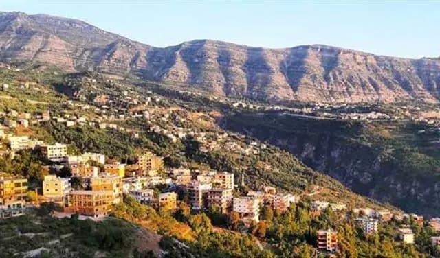 سقوط طفل من الطابق الثالث