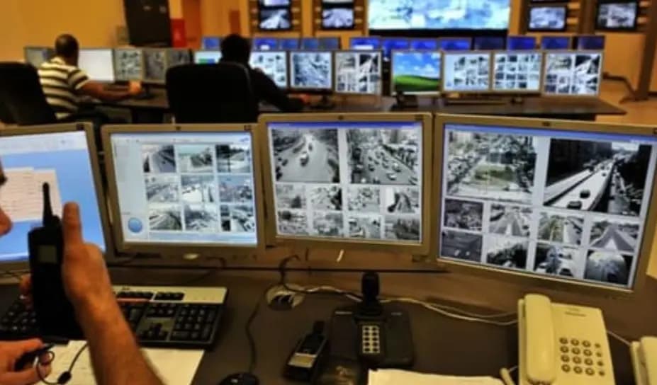 التحكم المروري: حركة المرور كثيفة على جسر الكولا باتجاه نفق سليم سلام ومن انطلياس حتى نهر الموت