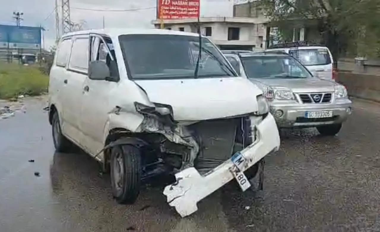 تصادم ثلاث سيارات على طريق ضهر البيدر.. هل من إصابات؟