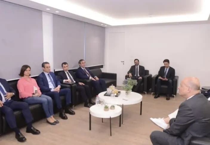 الوفد البرلماني الأوروبي يتسلّم من "التيار" ورقة "الأولويات الرئاسية"
