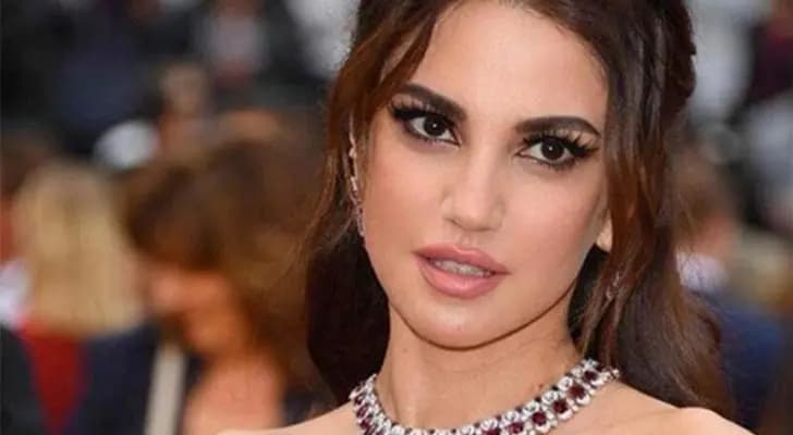 فنان تونسي يهاجم درّة خلال تكريمها