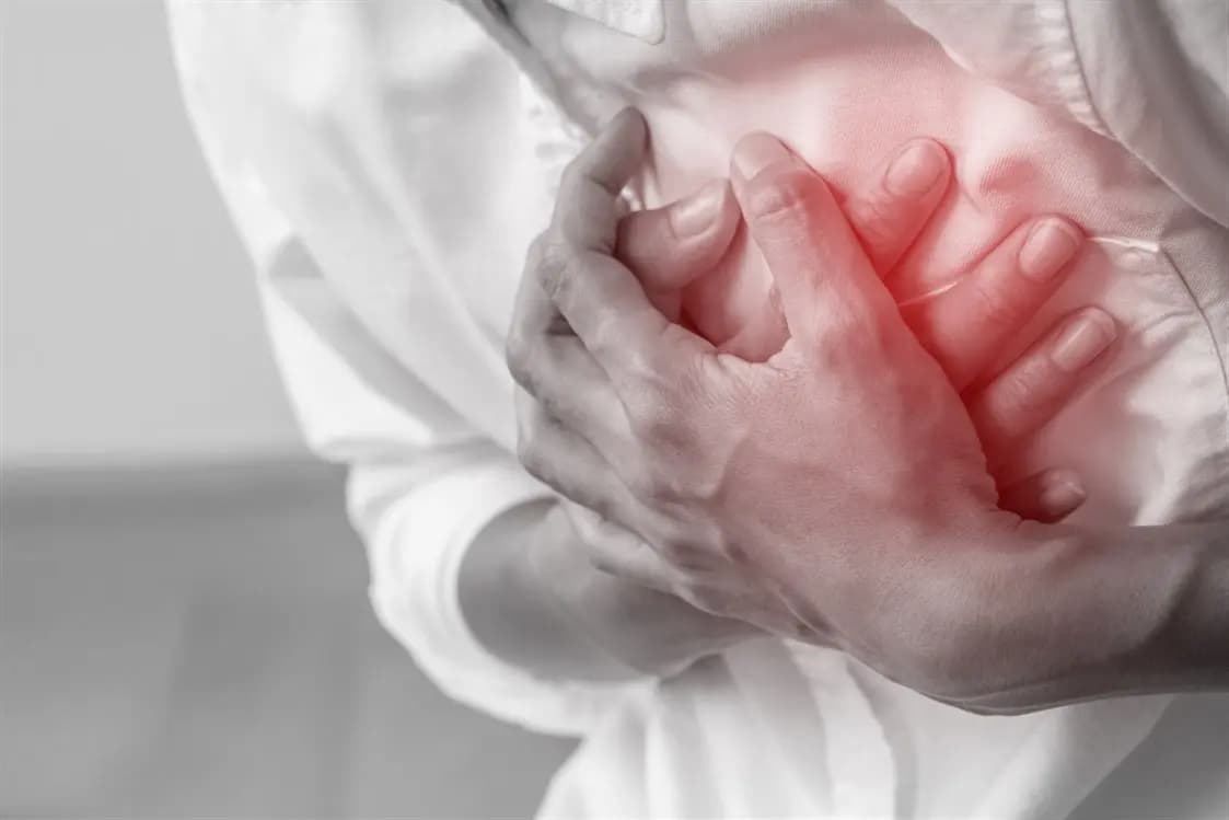 أسباب الألم في القلب بعد الانفعالات