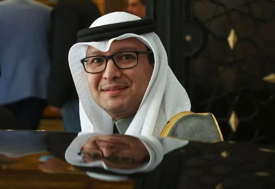 من سيلتقي "بخاري" اليوم؟