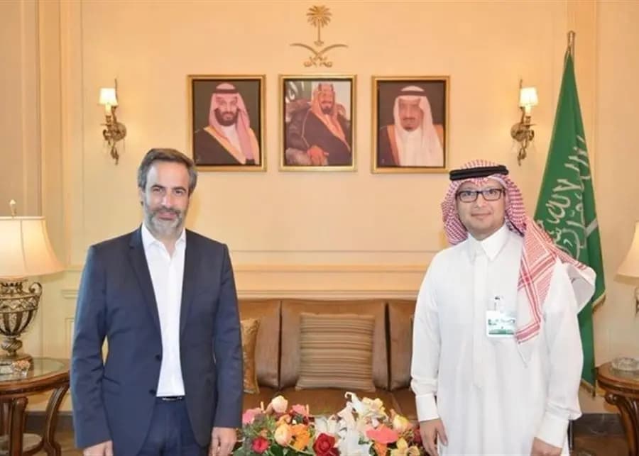 معوّض بعد لقاء البخاري بكتلة "تجدد": السعودية تسعى لوضع قواعد لهذه المنطقة على أسس السيادة للدول وهذا يزيدنا إصراراً على أن لبنان لا يجب أن يكون خارج هذا الزمن وخارج النمو والاستقرار
