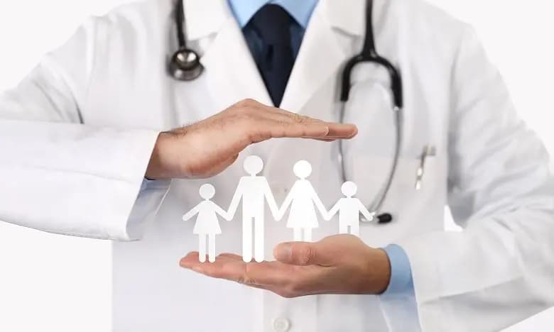 أملٌ في عزّ الانهيار: التّغطيةُ الصحيّةُ الشّاملة.. من حلمٍ إلى حقيقة