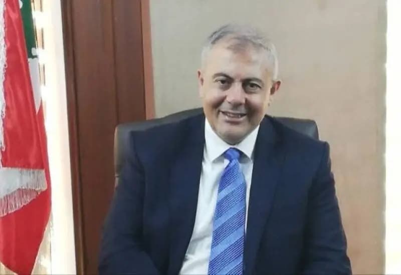 جولةٌ ميدانيّة لمحافظِ بيروت: إزالةُ مخالفاتٍ و ختمُ مبنى بالشّمع الأحمر