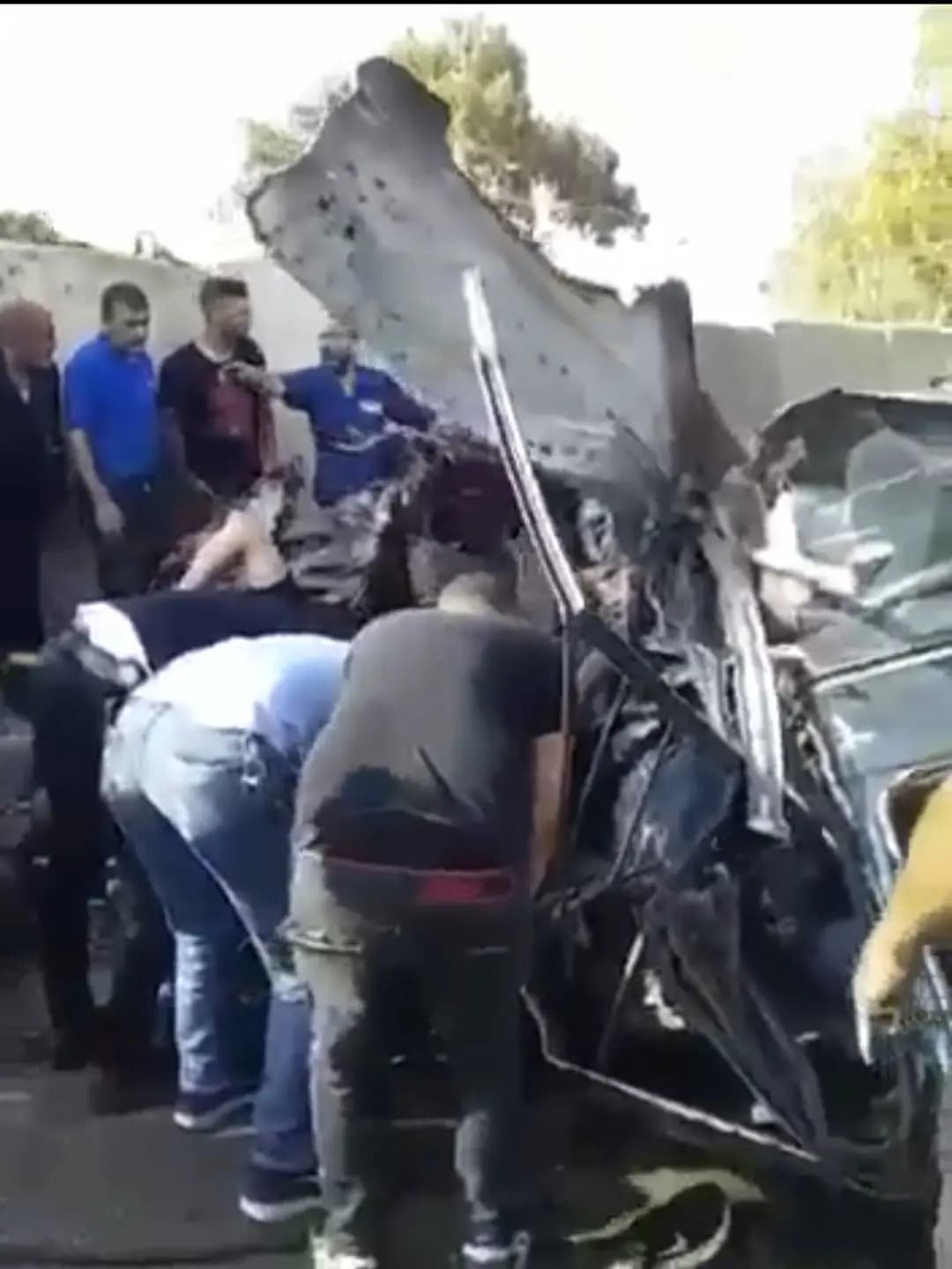 عدد من الإصابات بإنقلاب فان لنقل الركاب على طريق الدامور باتجاه الجنوب، قرب مركز الجيش اللبناني، مع وجود فرق إسعاف للصليب الأحمر وعناصر الجيش في المكان