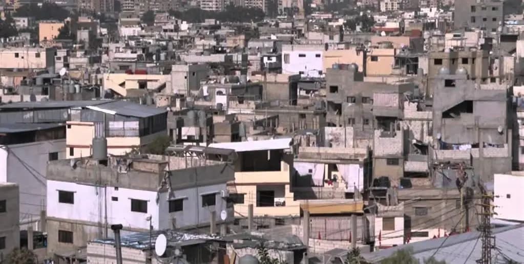 القاء قنبلة وسقوط جريح