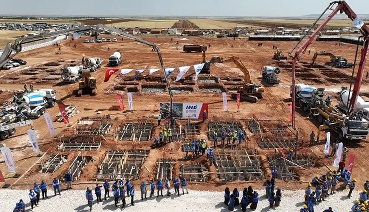 تركيا تطلق مشروع بناء وحدات سكنية في سوريا تحضيرًا لإعادة اللاجئين