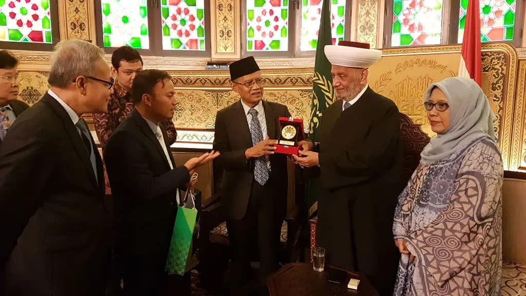 مفتي الجمهورية استقبل وفدا اندونيسيا دعاه للمشاركة في المؤتمر العام للجمعية المحمدية