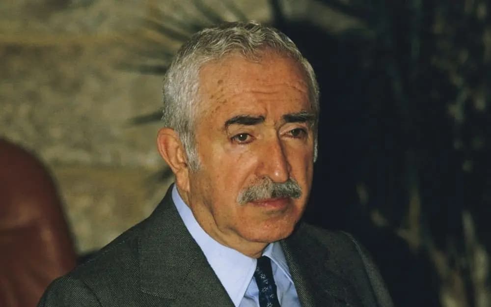 الشهيد الرشيد قضى فداء للبنان العربي