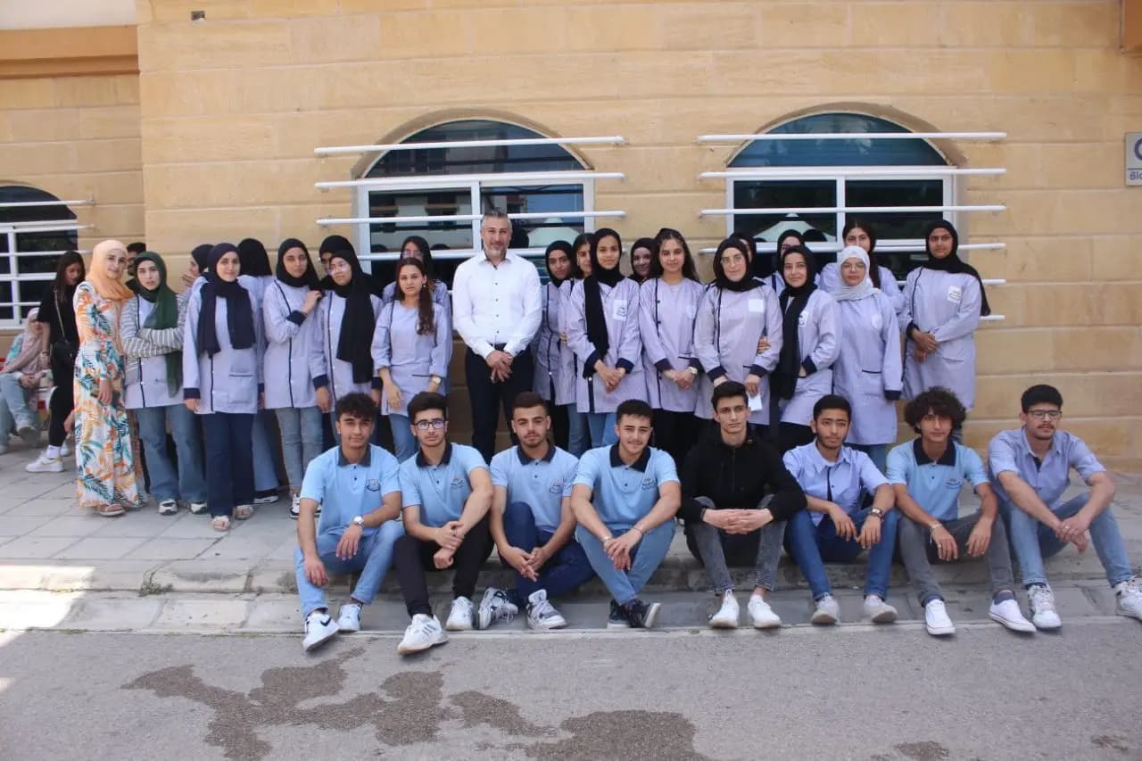 نشاط علمي صحي ترفيهي بعنوان "اكتشف نفسك" في الجامعة اللبنانية الدولية ــ صور