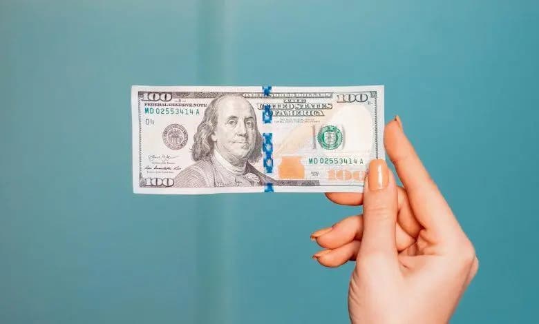 افتتاحية الدولار