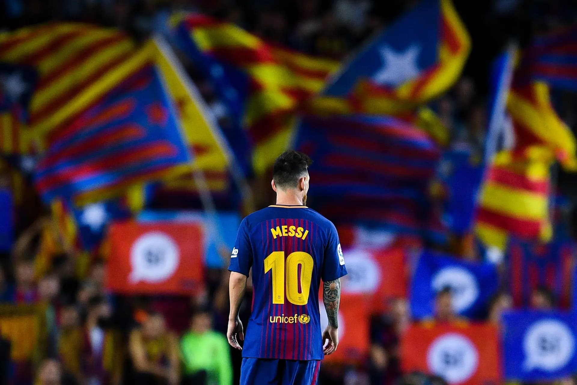 مجددًا.. ميسي إلى برشلونة!