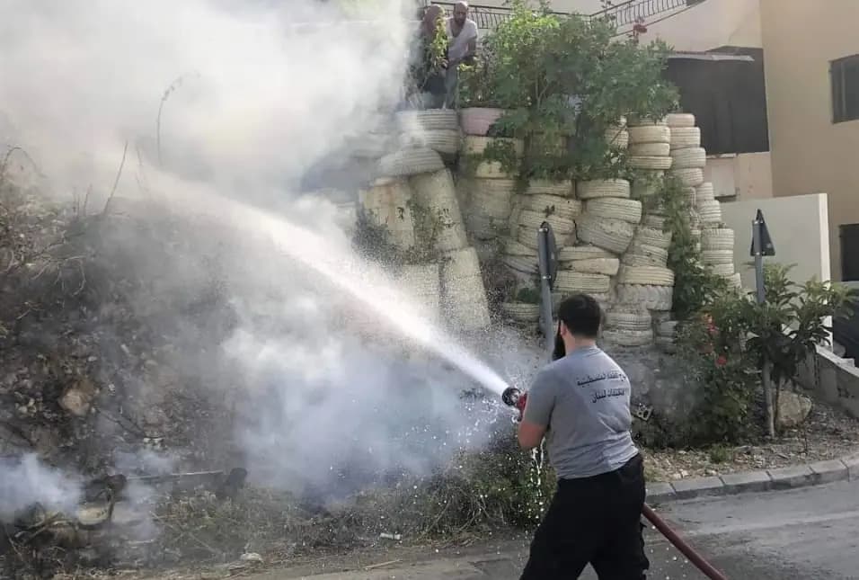 إخماد حريق في الطريق الجديدة