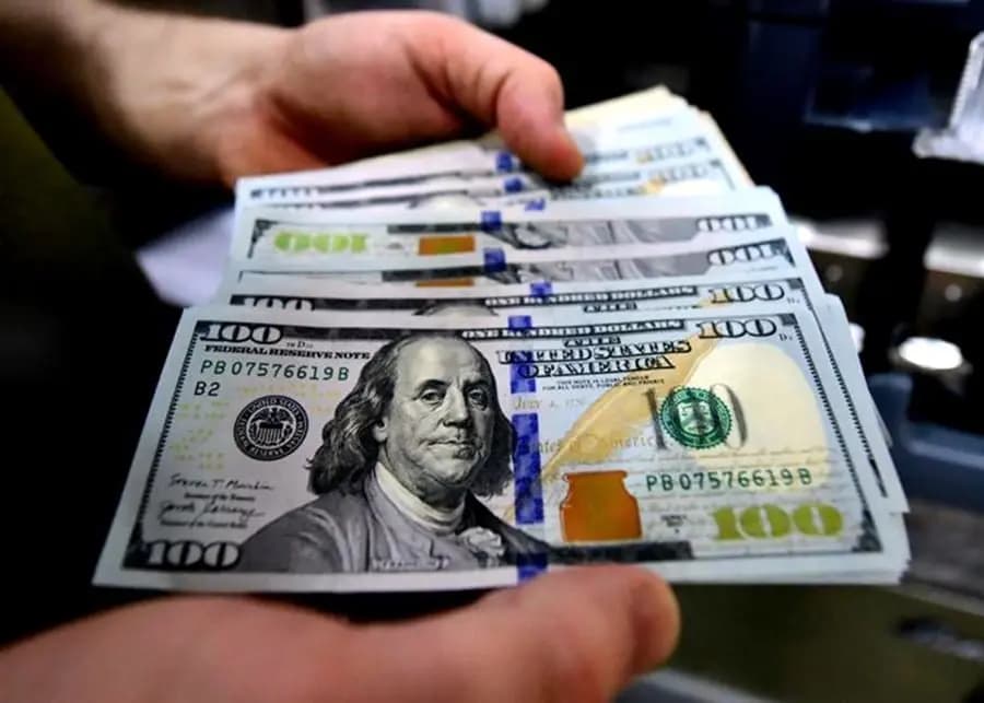 كيف أقفل الدولار اليوم؟