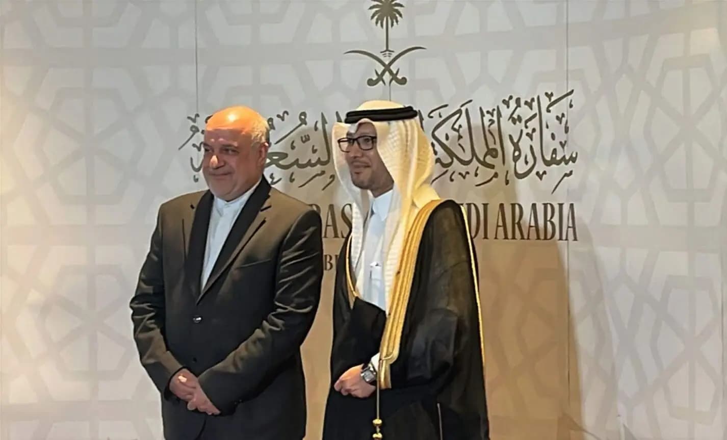 السفير الإيراني يستبشر خيرا